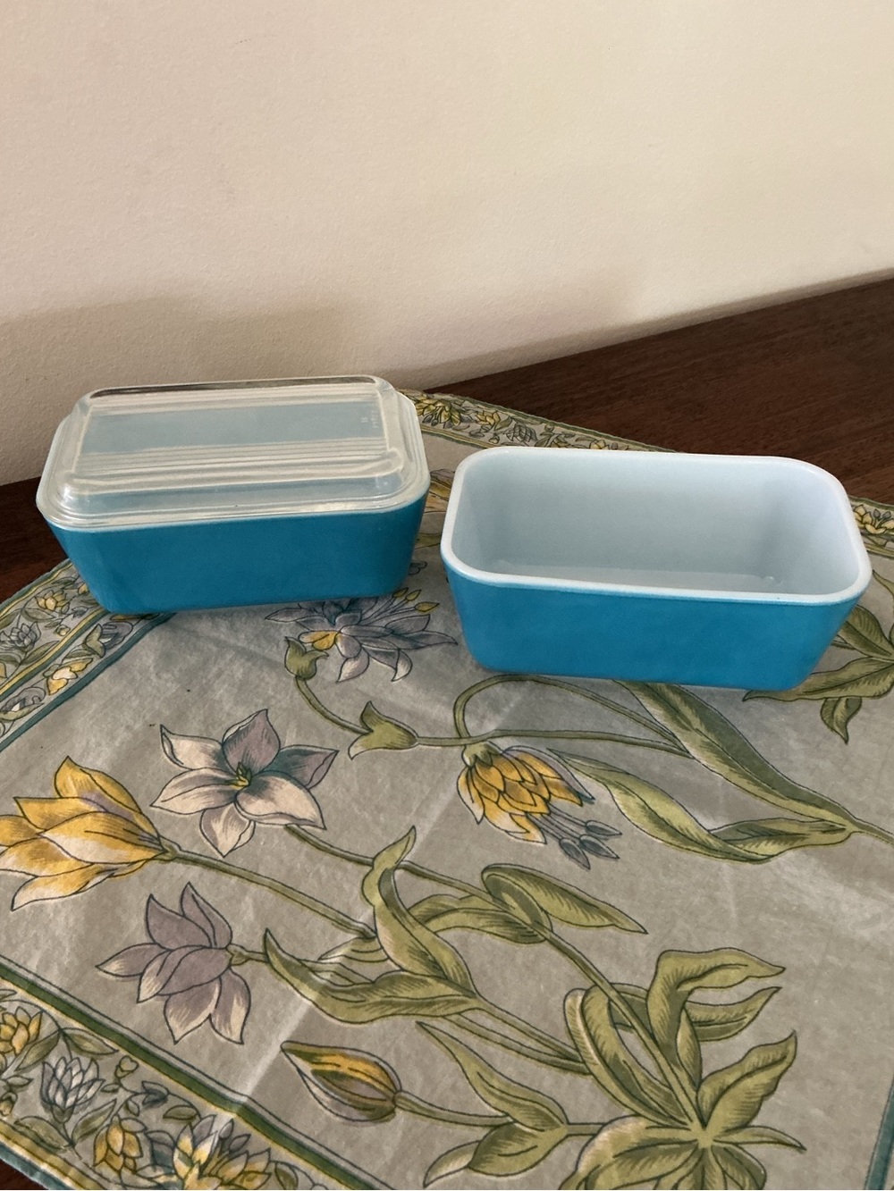 Pyrex Blue 502-B Refrigerator Jars Set of 2
